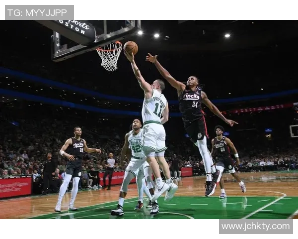 普理查德谈低迷时调整心态以团队贡献助攻抢断篮板展现价值