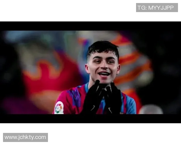 佩德里进球后社媒晒庆祝照喊话巴萨：直到最后，我们一起加油！